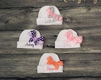 Monogrammed Newborn Girl Hat, Personalize Infant Girl Beanie, Hospital Baby Girl Hat Bow, Personalise Girl Beanie, Custom Baby Shower Gift