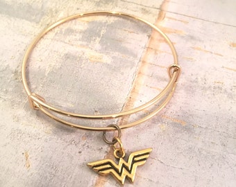 Wonder Woman bracelet, Wonder Woman gold bracelet, adjustable bangle bracelet, supermom gift, for mother, super mom