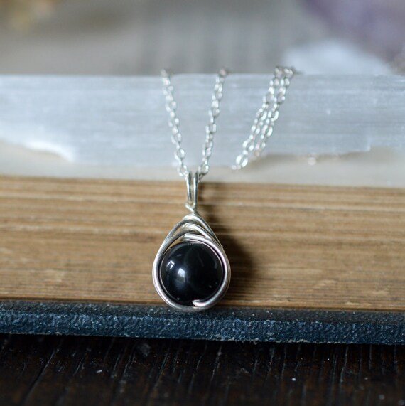 rainbow obsidian necklace meaning