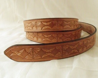 Leather belt 3 cm light brown, tooled 3