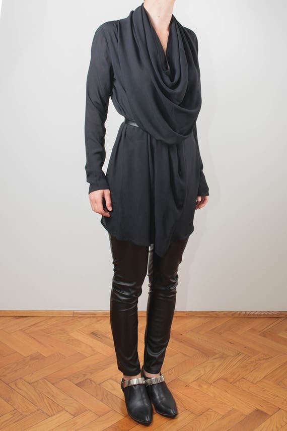 long sleeve black tunic top