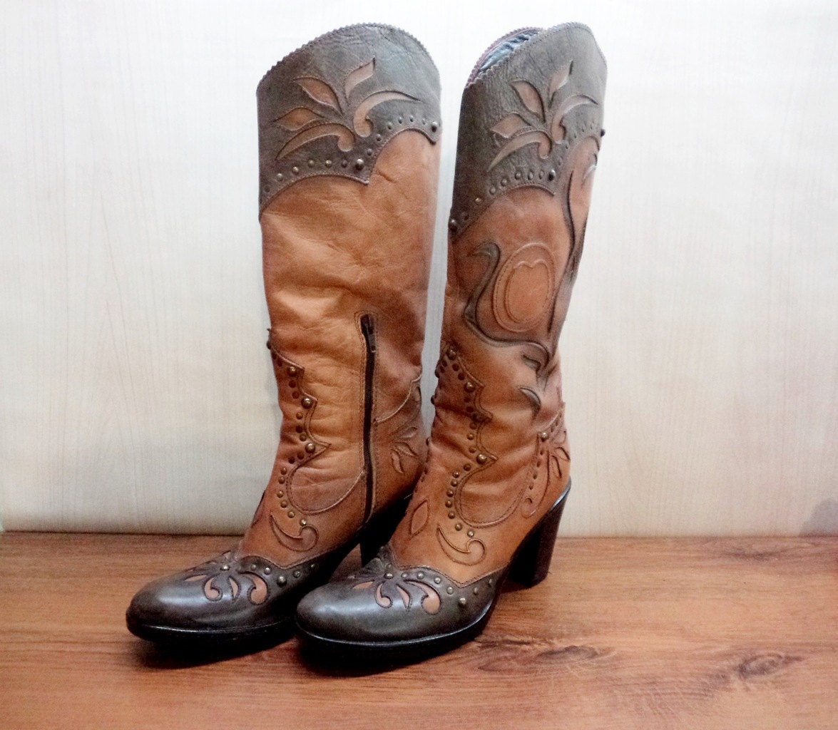 Vintage Women's Boots Cowboy Boots Cut dark by GuestFromThePast