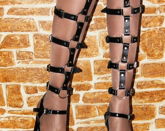 Waist to thigh harness Leather garters Leg harness Bottom