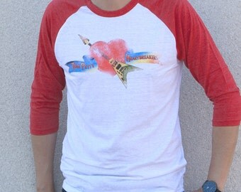 Tom Petty Heart Guitar (TMP0007-144WRD) Mens Raglan. 70s bands, concert tees, free fallin, learning to fly, the heartbreakers, 80s, vintage