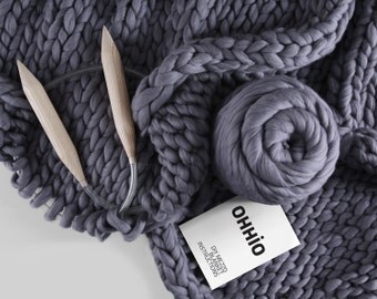 Mezzo Blanket DIY Kit (Medium). Medium Stitch Chunky Blanket — 40''x60''