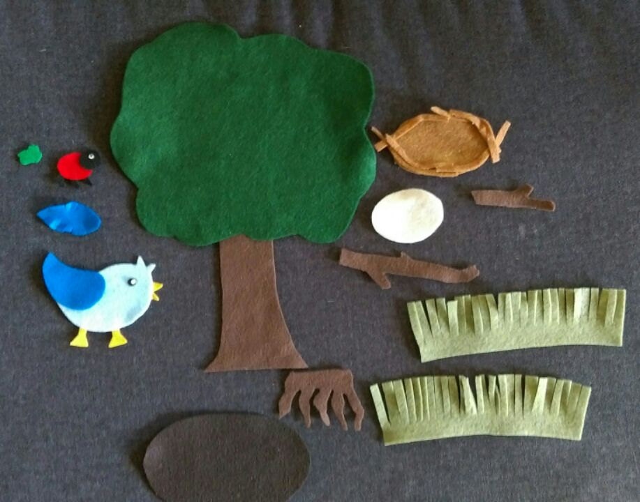 The Green Grass Grows All Around Felt Board Story // Grass