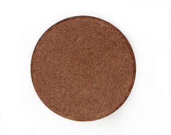 Orange Script, 26 mm pressed shimmer, highly pigmented and so creamy