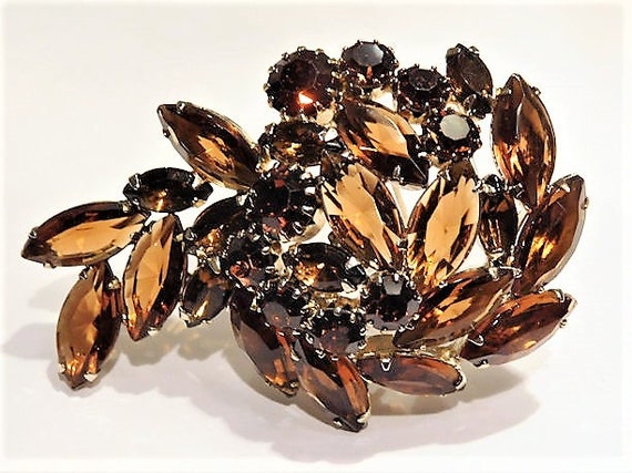 Mid Century Juliana DeLizza Elster D & E Rhinestone Brooch Verified D and E Vintage 1960s 60s Hollywood Amber Topaz Root Beer Fashion