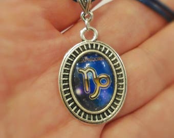 Horoscope pendant, cameo pendant, cameo horoscope capricorn
