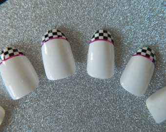 Black and White Check false Nails.
