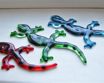 Fused glass gecko Glass lizard Glass salamander Fused glass tile Mosaic lizard tile Garden decor Wall art Gluing glass tile Bath decor