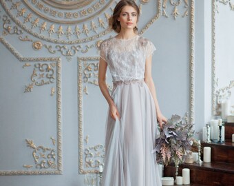 Adrianna / Boneless light wedding dress with soft cups / Pale beige