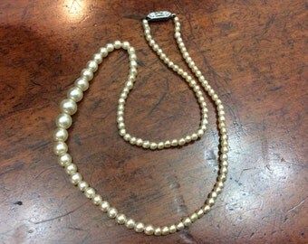 Faux pearl necklace single strand champagne