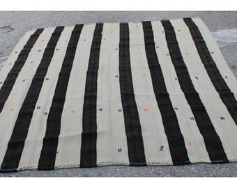White and Black Kilim rug,260x215cm,8.5x7.1 ft,Kilim,Rug,Turkish rug,Turkish kilim,Turkish Kilim rug,Vintage Rug,Kilim Rug,Kilim,1133