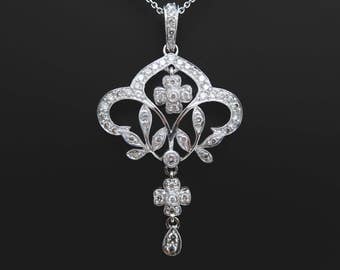 18ct White Gold & diamond daisy cluster pendant flower