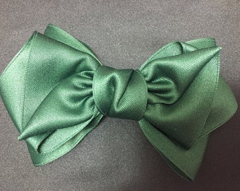Green pretty Ribbon / hair bow