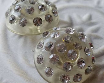 Vintage Buttons - beautiful lot of 2 matching, large size clear rhinestones domed design set in Lucite 1950's (apr 27 17)