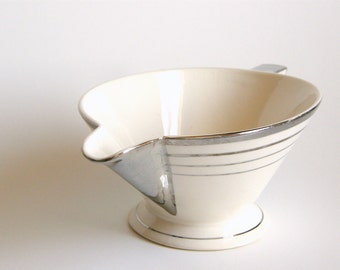 Atomic Art Deco Gravy Boat Pitcher, Salem China Zephyr Pattern in White & Platinum, Streamline Shape