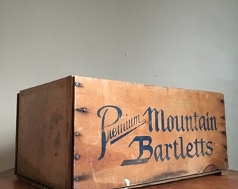 Vintage Premium Mountain Bartletts Wooden Crate.