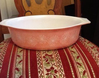 Vintage 1956 Pyrex Pink Daisy Oval 2/12 Quart Casserole Dish 045 with handles