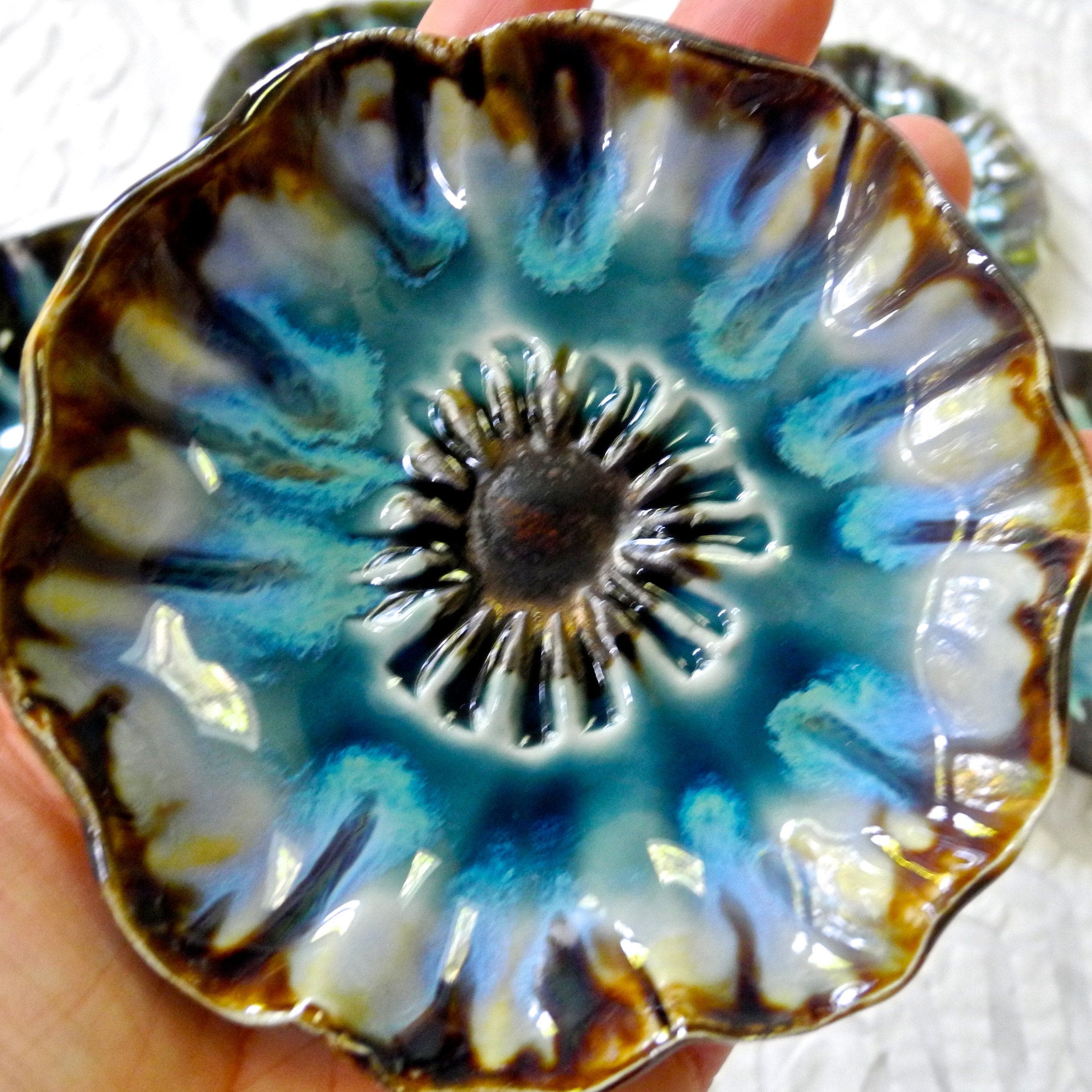 Handmade pottery always makes food taste better... by Clayshapes