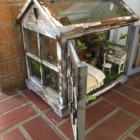 dollhouse display case