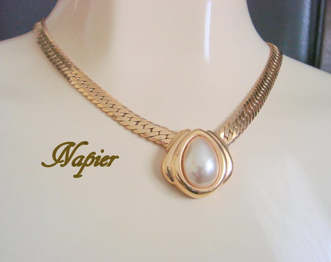 1980s Napier Faux Cabochon Pearl Goldtone Pendant Necklace / Designer Signed / Retro / Vintage Jewelry / Jewellery