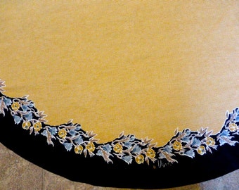 Vintage Vera Neumann Fall Tablecloth With Border Design 68" Diameter