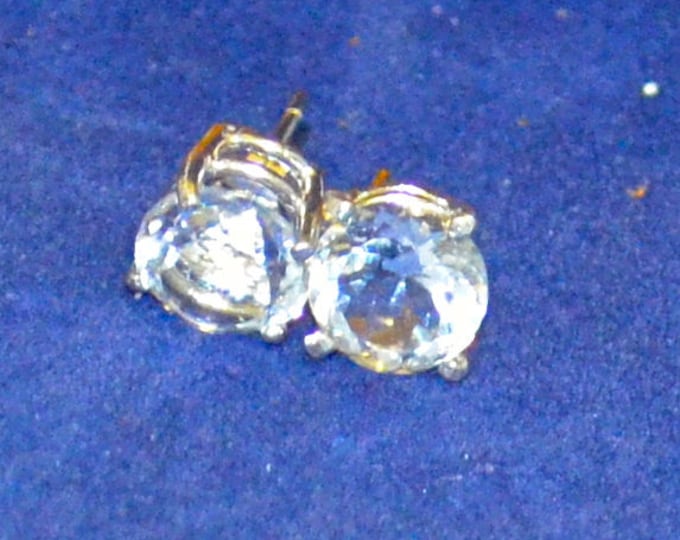 Crystal Quartz Stud Earring, 8mm Round, Natural, Set in Sterling Silver E1040