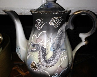 Gorgeous Vintage Tea Set - Fine China Dragon Tea Set - Made in Japan 17 pieces Tea Service in Mint Condition - Dragon Tea Set