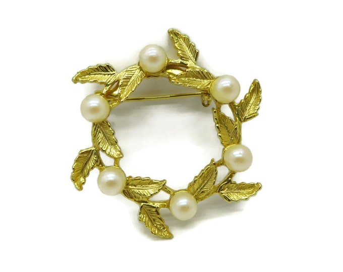 DuBarry Fifth Avenue (DFA) Circle Pin, Vintage Pearl Wreath Gold Tone Circle Brooch