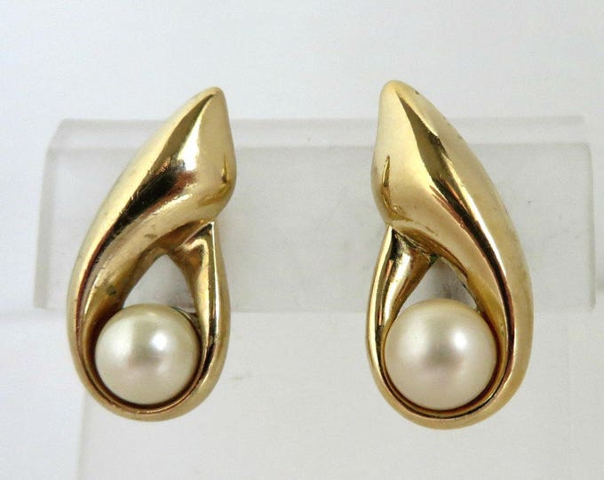 Vintage Teardrop Earrings - Crown Trifari Gold Tone, Faux Pearl Teardrop Clip on Earrings, Gift Idea, Gift Boxed