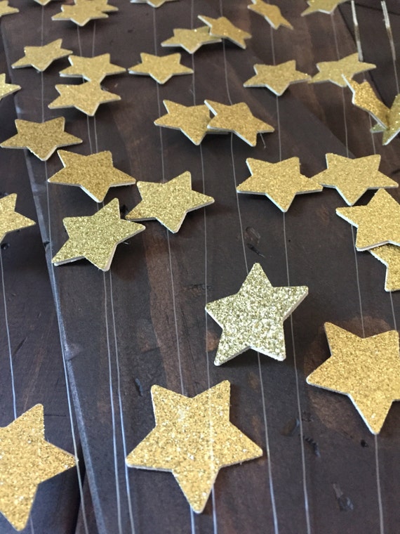 Gold glitter stars // star streamers // glitter paper // star