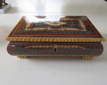 ISOLA DI CAPRI Musical Jewelry Box