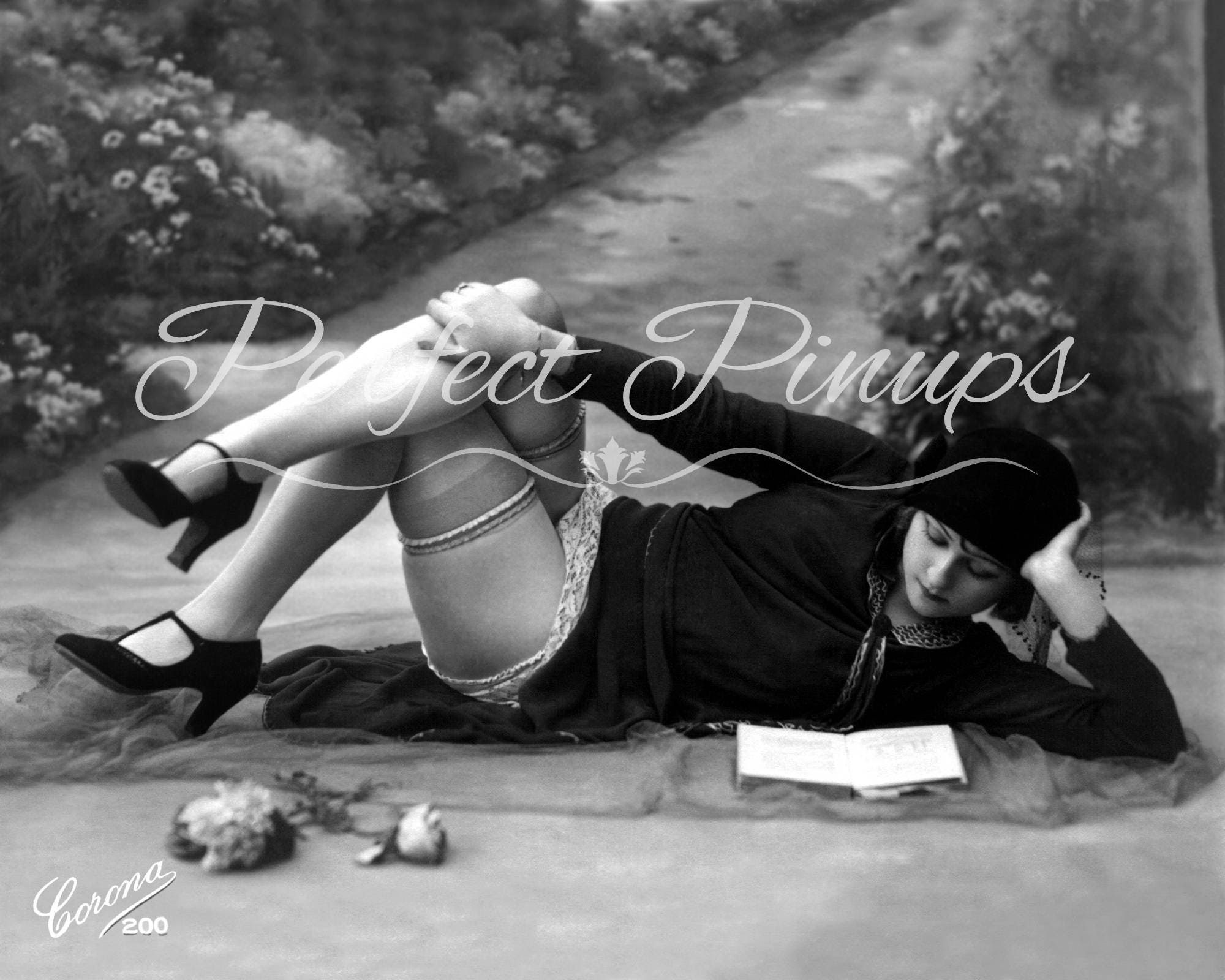 Black And White Photo Pinup Sexy - ANTIQUE FRENCH Pin Up Woman Beautiful Legs Vintage Photo