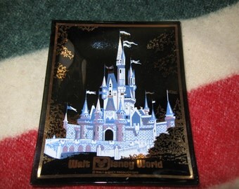 Vintage Disney World Cinderella Castle Small Glass Plate Dish Ashtray free shipping in u s a