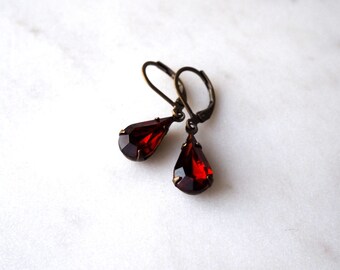 Russet Brown Rhinestone Earrings / Old Hollywood Estate Style Earrings /Cognac Brown Vintage Glass Jewel Earrings / Victorian Style