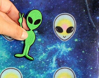 Alien shirt, alien tee, alien tshirt, friendly alien applique, alien patch peace sign galaxy shirt alien galaxy top size Junior S Junior M
