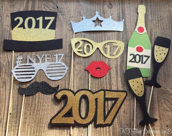 Glitter New Years Eve Photo Props - Set of 10 - NYE Props - CHOOSE YEAR - Photo Booth Props, nye Parties, Weddings