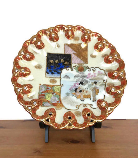 Scalloped edge plate vintage Japanese gold decorated collectors dish