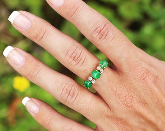Vintage Jade 3 Stone Ring with Old Mine Cut Diamonds 18K Yellow Gold 1.90ctw