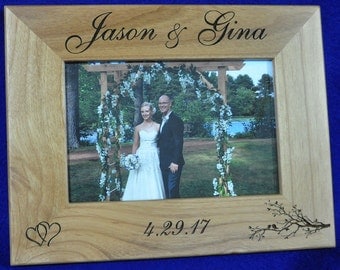 Wedding Gift For Couple ~ Wedding Frame ~ Wedding Gift For Parents ~ Mr and Mrs ~ Bridal Shower Gift ~ Custom Wedding Frame ~ Custom Frames
