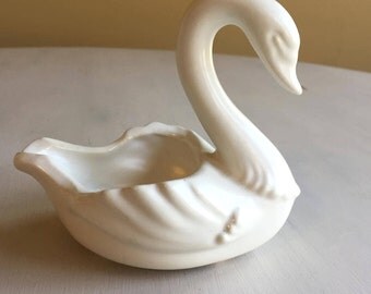 Vintage USA Pottery White Swan