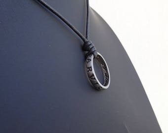 Nathan Drake's Ring Necklace, Uncharted Nathan Drake's Ring Pendant, Francis Drake Uncharted 3 ring collector's edition, Sic Parvis Magna