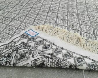 White and black rug, white kilim rug, rug, Margoum kilim, white rug, Kilim rug, Moroccan rug, Turkish rug, area rug, Moroccan rug, kilim