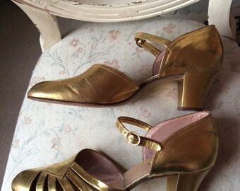 1930s/1940s gold shoes UK 4