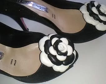 Leather Shoe Clip, Leather clips, Set of 2, Black&white rose clip, Rose shoe clip, Shoe Clips, Rose clips, Italian handmade.