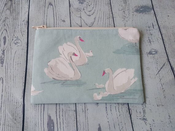 Makeup zipper bag, floral fabric, makeup bag,makeup organizer, makeup pouch, bridal bag, bridal shower gift, toiletry bag, cosmetic case