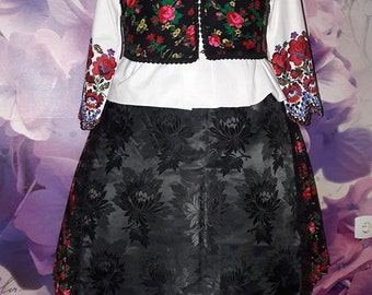 Wonderful hungarian folk costume!