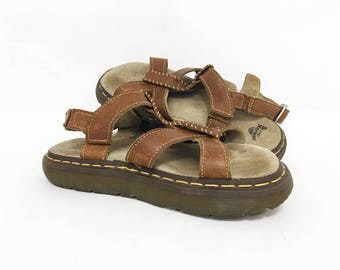 Dr Martens Sandals Women 7 / Doc Martens Brown Leather Platform Sandals / Chunky Sandals Women Size 7
